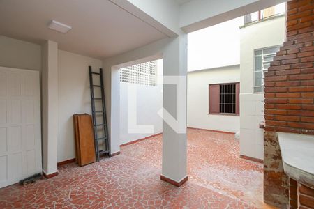 Casa à venda com 200m², 4 quartos e 2 vagas Casa à venda com 200m², 4 quartos e 2 vagasQuintal