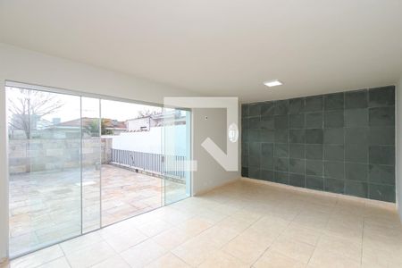 Casa à venda com 200m², 4 quartos e 2 vagas Casa à venda com 200m², 4 quartos e 2 vagasSalão