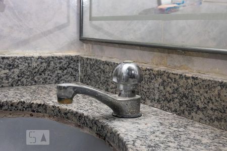 Banheiro de apartamento para alugar com 2 quartos, 58m² em Todos Os Santos, Rio de Janeiro