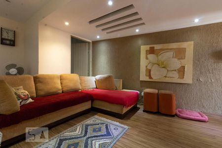 Casa à venda com 180m², 4 quartos e 1 vaga Casa à venda com 180m², 4 quartos e 1 vagaSala