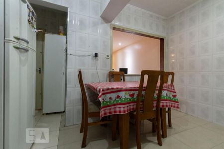 Casa à venda com 180m², 4 quartos e 1 vaga Casa à venda com 180m², 4 quartos e 1 vagaCozinha