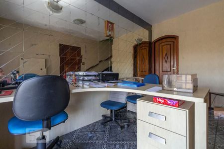 Casa à venda com 180m², 4 quartos e 1 vaga Casa à venda com 180m², 4 quartos e 1 vagaEscritório