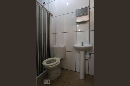 Banheiro de casa para alugar com 1 quarto, 40m² em Conjunto Residencial Butantã, São Paulo
