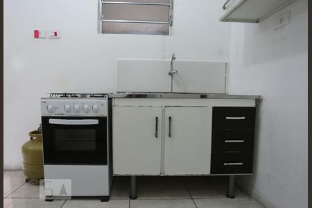 Cozinha de casa para alugar com 1 quarto, 40m² em Conjunto Residencial Butantã, São Paulo