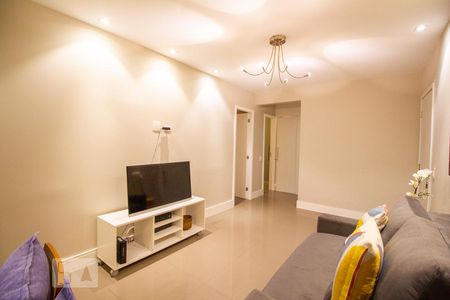 Sala de apartamento para alugar com 2 quartos, 130m² em Barra da Tijuca, Rio de Janeiro