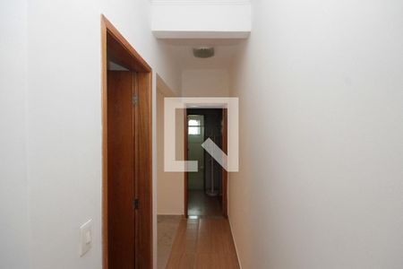 Casa à venda com 140m², 3 quartos e 4 vagas Casa à venda com 140m², 3 quartos e 4 vagasCorredor