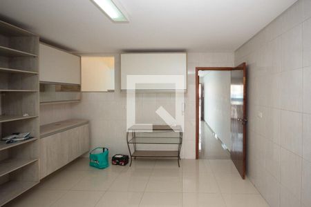 Casa à venda com 140m², 3 quartos e 4 vagas Casa à venda com 140m², 3 quartos e 4 vagasCozinha