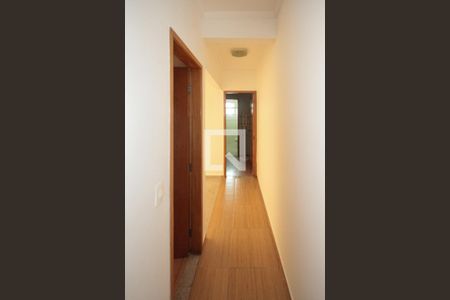 Casa à venda com 140m², 3 quartos e 4 vagas Casa à venda com 140m², 3 quartos e 4 vagasCorredor