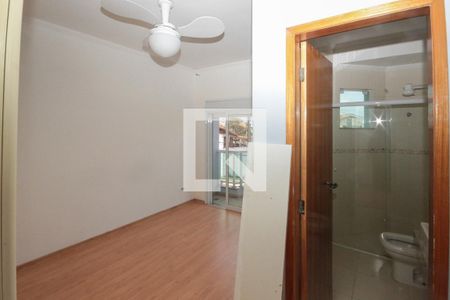Casa à venda com 140m², 3 quartos e 4 vagas Casa à venda com 140m², 3 quartos e 4 vagasSuite