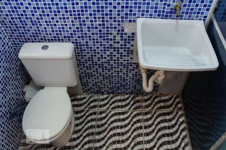 Banheiro de apartamento para alugar com 1 quarto, 42m² em República, São Paulo