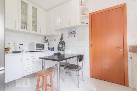 Apartamento à venda com 126m², 4 quartos e 3 vagasCozinha