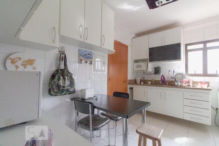 Apartamento à venda com 126m², 4 quartos e 3 vagasCozinha