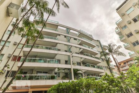 Apartamento à venda com 240m², 4 quartos e 3 vagasFachada