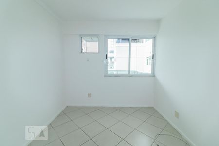 Apartamento à venda com 240m², 4 quartos e 3 vagasQuarto 01