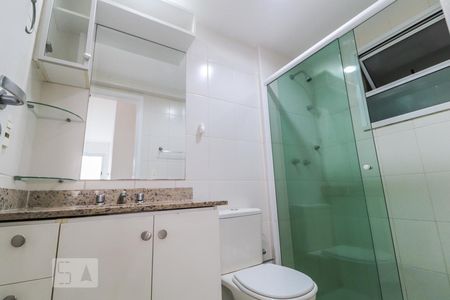 Apartamento à venda com 240m², 4 quartos e 3 vagasBanheiro Quarto 03 (Suíte)