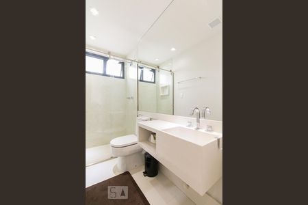 Banheiro  de apartamento para alugar com 1 quarto, 56m² em Parque da Mooca, São Paulo