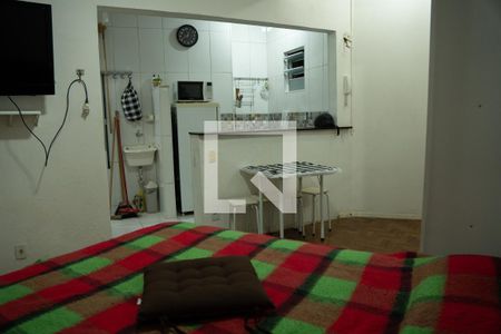 Sala/Quarto de kitnet/studio para alugar com 1 quarto, 30m² em Centro, Rio de Janeiro