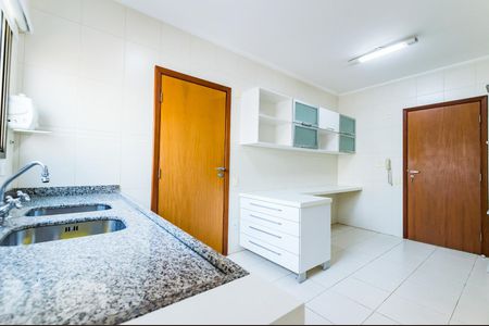Apartamento à venda com 110m², 2 quartos e 2 vagasCozinha