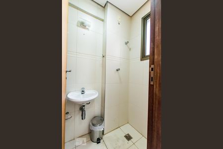 Apartamento à venda com 110m², 2 quartos e 2 vagasBanheiro de Serviço