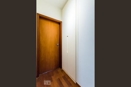 Apartamento à venda com 110m², 2 quartos e 2 vagasCorredor