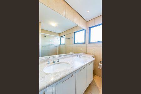 Apartamento à venda com 110m², 2 quartos e 2 vagasBanheiro