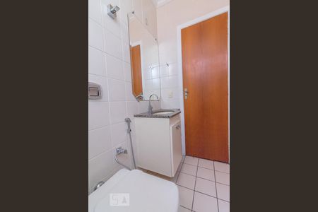 Banheiro  de apartamento para alugar com 3 quartos, 65m² em Sagrada Família, Belo Horizonte