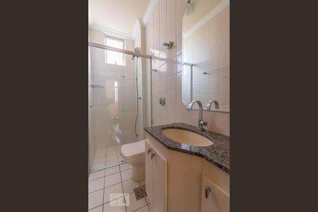 Banheiro  de apartamento para alugar com 3 quartos, 65m² em Sagrada Família, Belo Horizonte