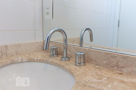 Banheiro de apartamento para alugar com 2 quartos, 76m² em Jardim Aeroporto, São Paulo