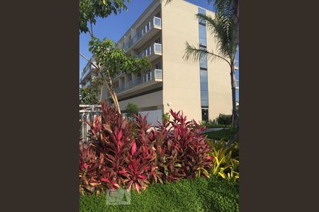 Apartamento para alugar com 70m², 2 quartos e 1 vagaFachada