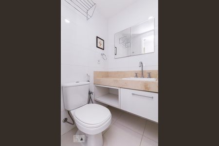 Banheiro Social de apartamento à venda com 3 quartos, 95m² em Humaitá, Rio de Janeiro