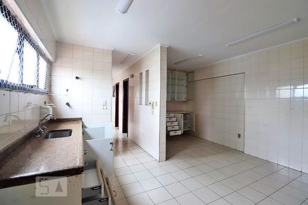 Apartamento à venda com 300m², 4 quartos e 4 vagasCozinha