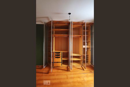 Apartamento à venda com 300m², 4 quartos e 4 vagasSuíte 2