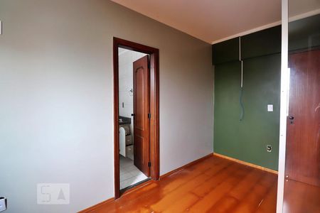Apartamento à venda com 300m², 4 quartos e 4 vagasSuíte 2