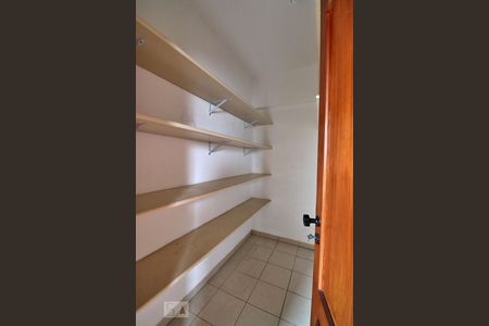 Apartamento à venda com 300m², 4 quartos e 4 vagasDespensa