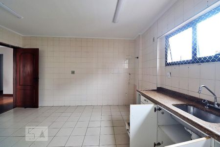 Apartamento à venda com 300m², 4 quartos e 4 vagasCozinha