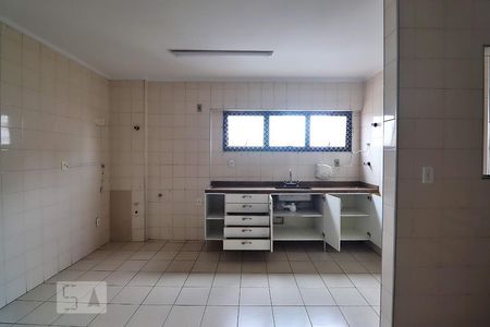Apartamento à venda com 300m², 4 quartos e 4 vagasCozinha