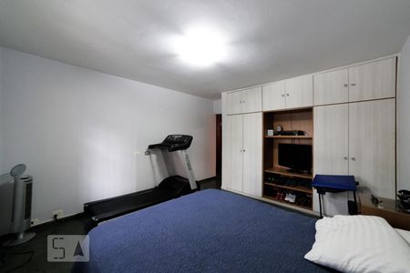 Casa à venda com 240m², 3 quartos e 3 vagasSuíte