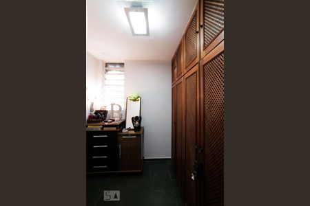 Casa à venda com 240m², 3 quartos e 3 vagasSuíte