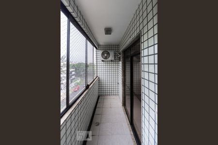 Apartamento à venda com 170m², 4 quartos e 3 vagasQuarto 2 e 3 - varanda