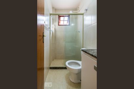 Banheiro de casa de condomínio para alugar com 2 quartos, 70m² em Vicente de Carvalho, Rio de Janeiro