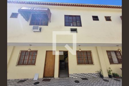 Casa de condomínio para alugar com 70m², 2 quartos e 1 vagaFachada