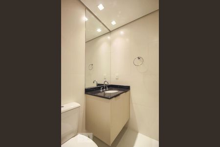 Banheiro de kitnet/studio para alugar com 1 quarto, 47m² em Vila Olímpia, São Paulo