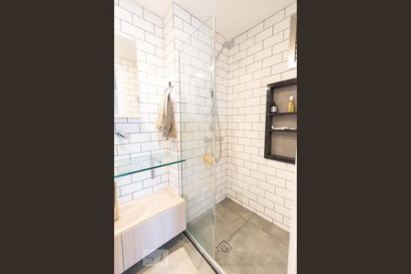 Studio para alugar com 74m², 1 quarto e 1 vaga Studio para alugar com 74m², 1 quarto e 1 vagaBanheiro