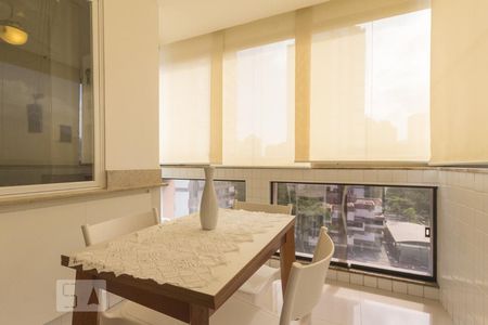 Varanda de apartamento para alugar com 1 quarto, 70m² em Barra da Tijuca, Rio de Janeiro