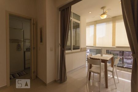 Varanda de apartamento para alugar com 1 quarto, 70m² em Barra da Tijuca, Rio de Janeiro
