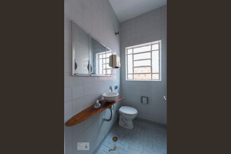 1o. Andar - Lavabo de casa para alugar com 3 quartos, 150m² em Cambuci, São Paulo
