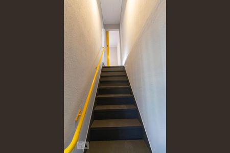 Casa para alugar com 80m², 2 quartos e sem vaga Casa para alugar com 80m², 2 quartos e sem vagaEscada