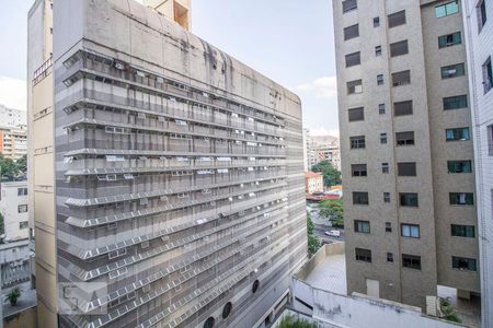 Vista sala de apartamento para alugar com 1 quarto, 58m² em Santa Efigênia, Belo Horizonte