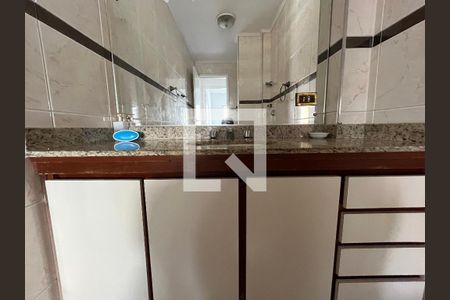 Apartamento à venda com 100m², 2 quartos e sem vaga Apartamento à venda com 100m², 2 quartos e sem vagaBanheiro
