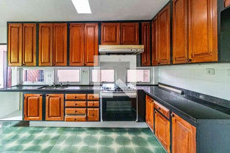 Casa para alugar com 300m², 5 quartos e 2 vagasCozinha